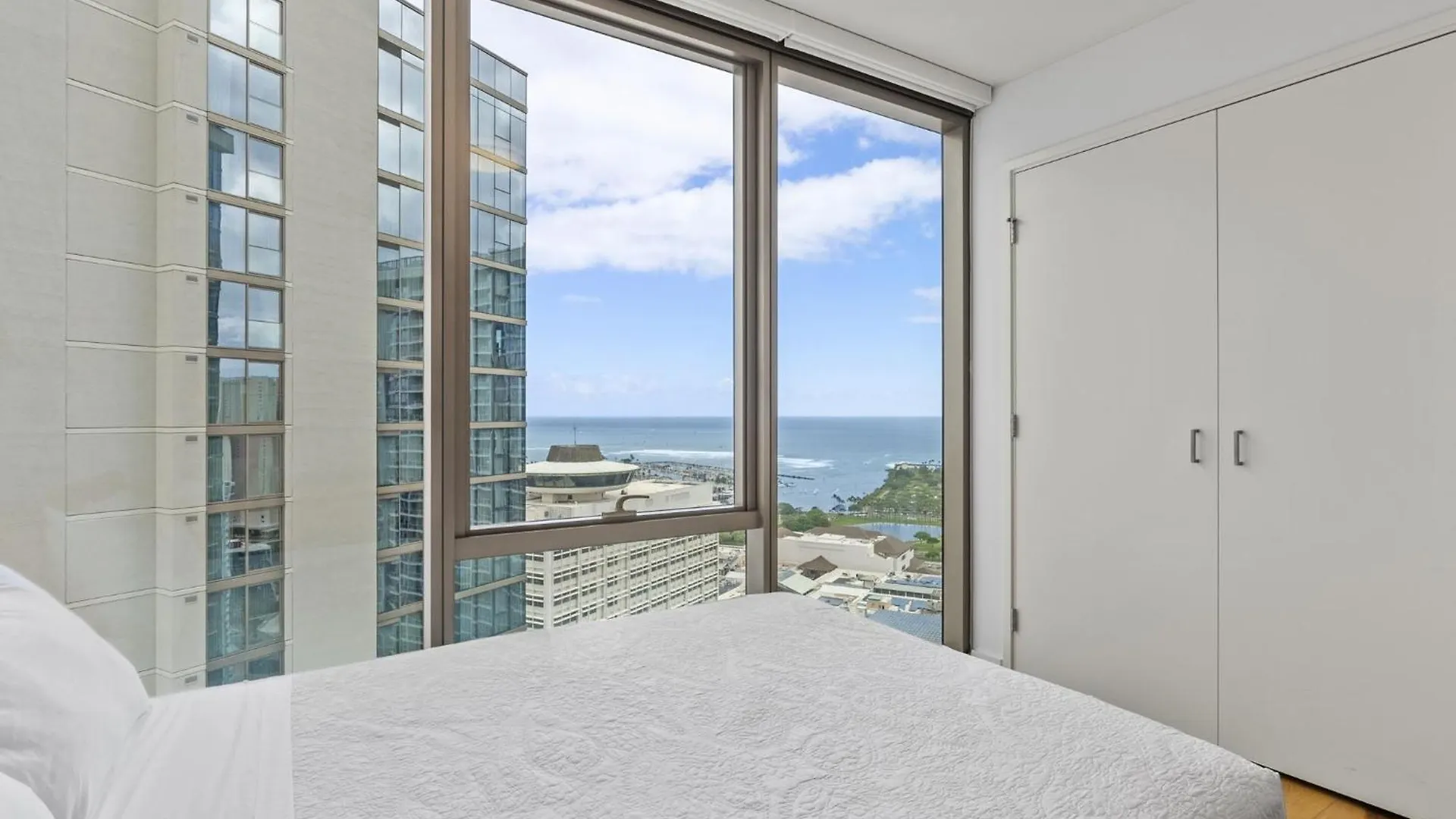 Sky Ala Moana 3509 Condo Honolulu